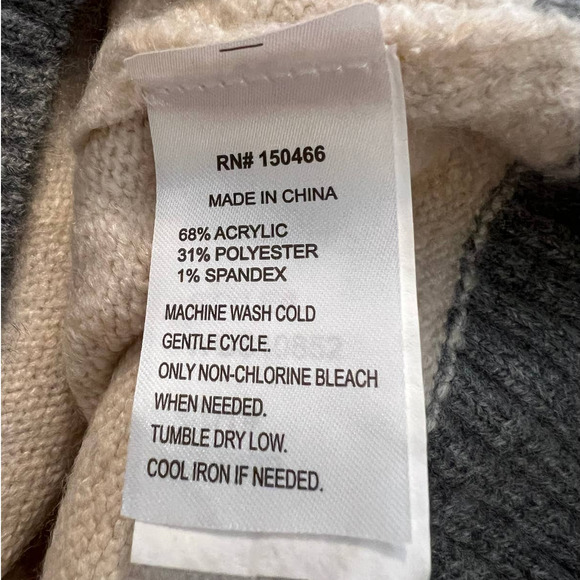 New Market & Spruce Cream Sweater with Gray Stripes and Zigzag Print Size Small - Picture 5 of 6